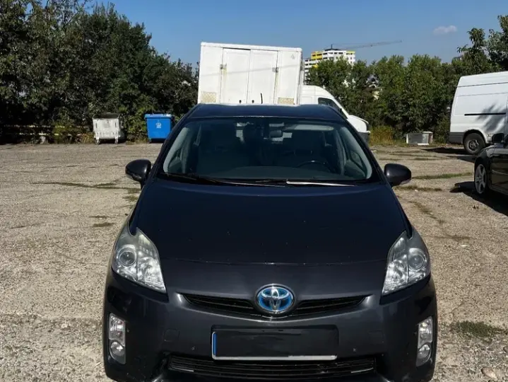 Toyota Prius III Luna