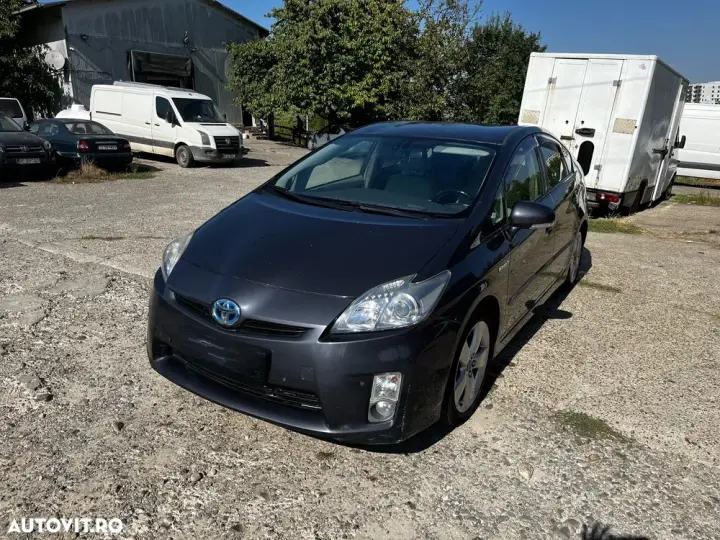 Toyota Prius III Luna