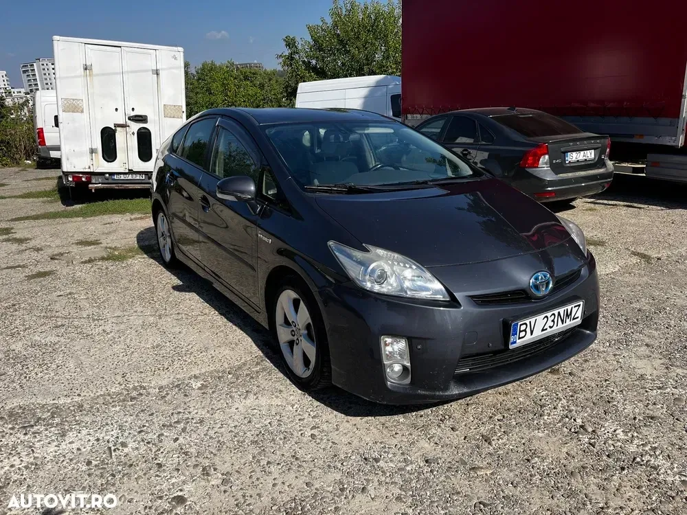 Toyota Prius III Luna — imagine 3