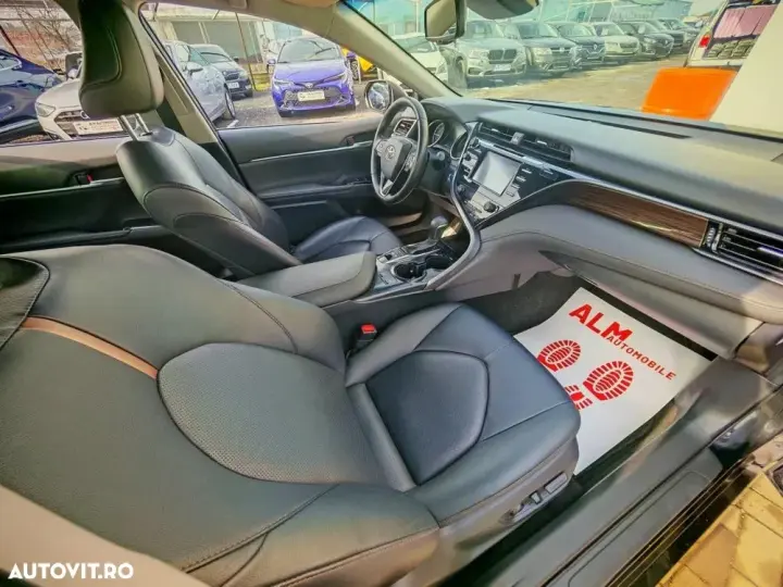 Toyota Camry VIII Business Edition