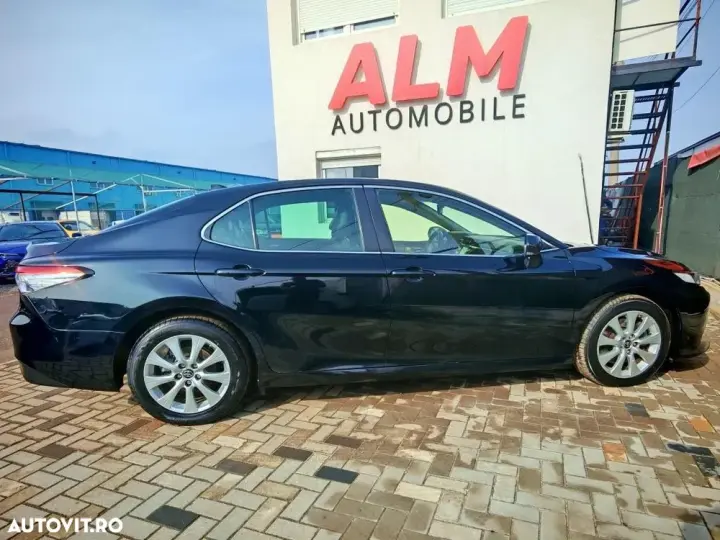 Toyota Camry VIII Business Edition