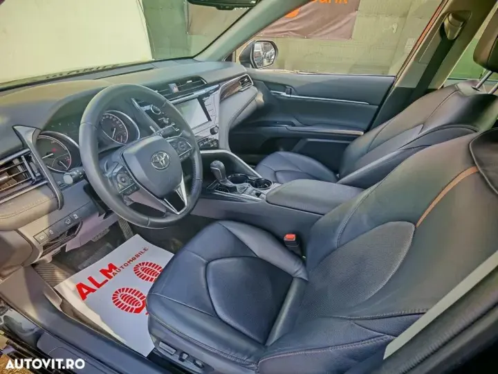 Toyota Camry VIII Business Edition