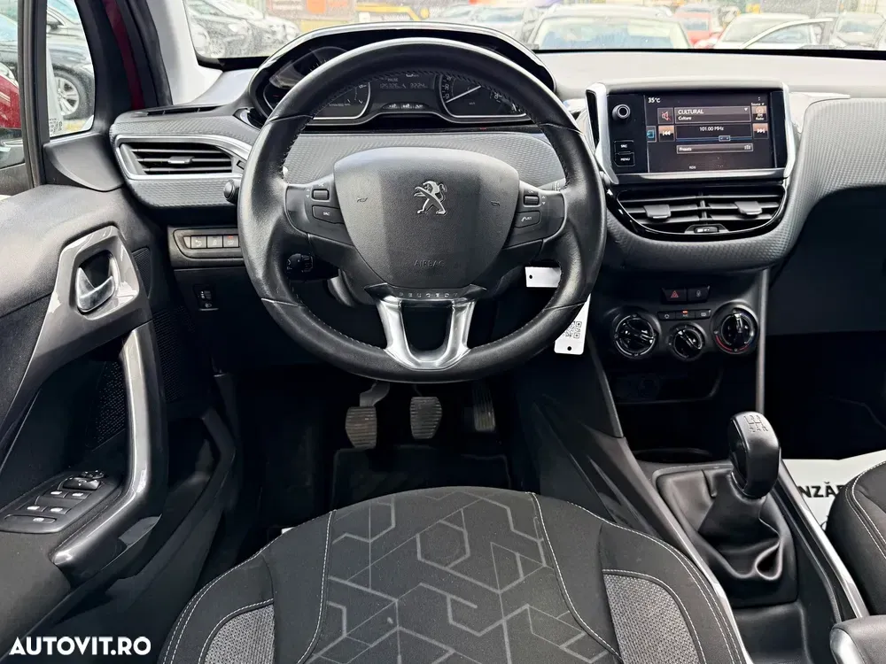 Peugeot 2008 PureTech 110 Style — imagine 5