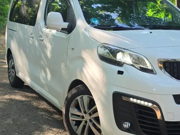 Peugeot Traveller L2H1 BlueHDI S&S Navette VIP Aut.