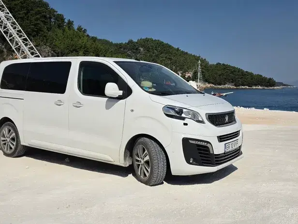 Peugeot Traveller L2H1 BlueHDI S&S Navette VIP Aut.