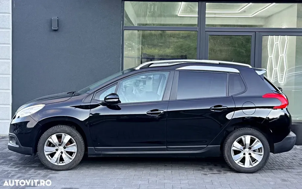 Peugeot 2008 PureTech 82 Style — imagine 2