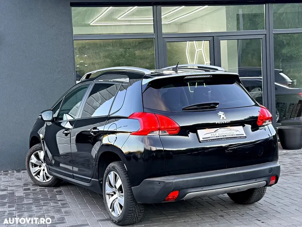 Peugeot 2008 PureTech 82 Style — imagine 4