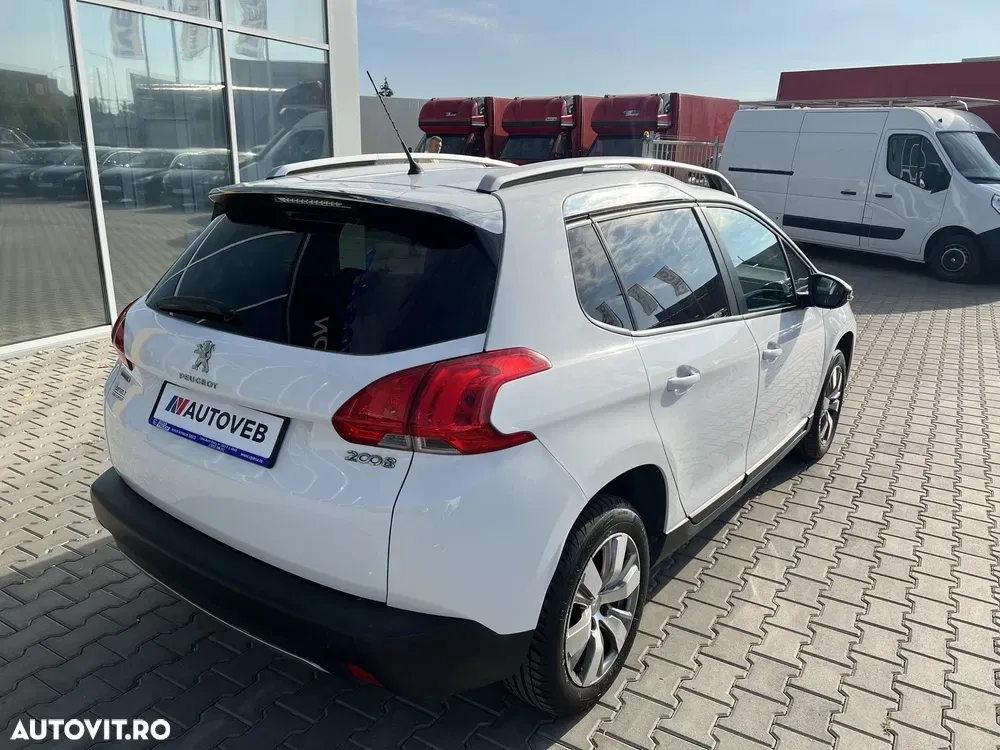 Peugeot 2008 — imagine 4