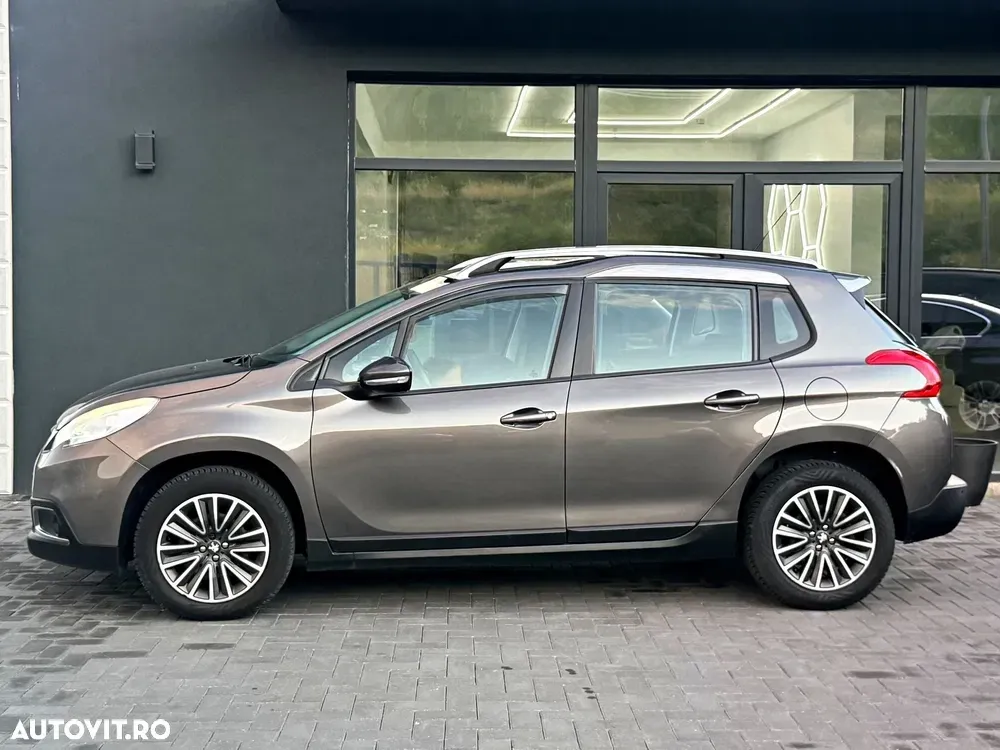 Peugeot 2008 PureTech 82 Style — imagine 2