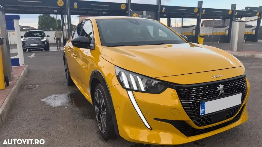 Peugeot 208 II 1.2 L PureTech STT EAT8 GT Line — imagine 2