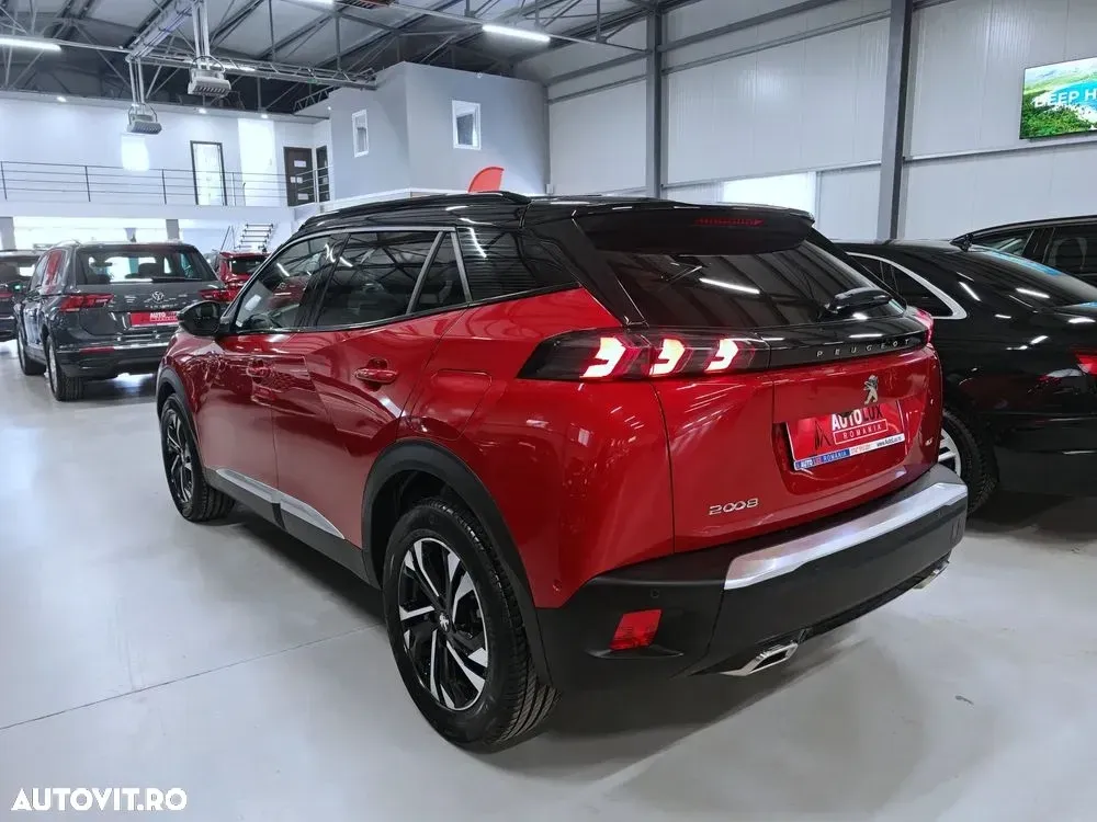 Peugeot 2008 II PureTech 130 EAT8 GT — imagine 4