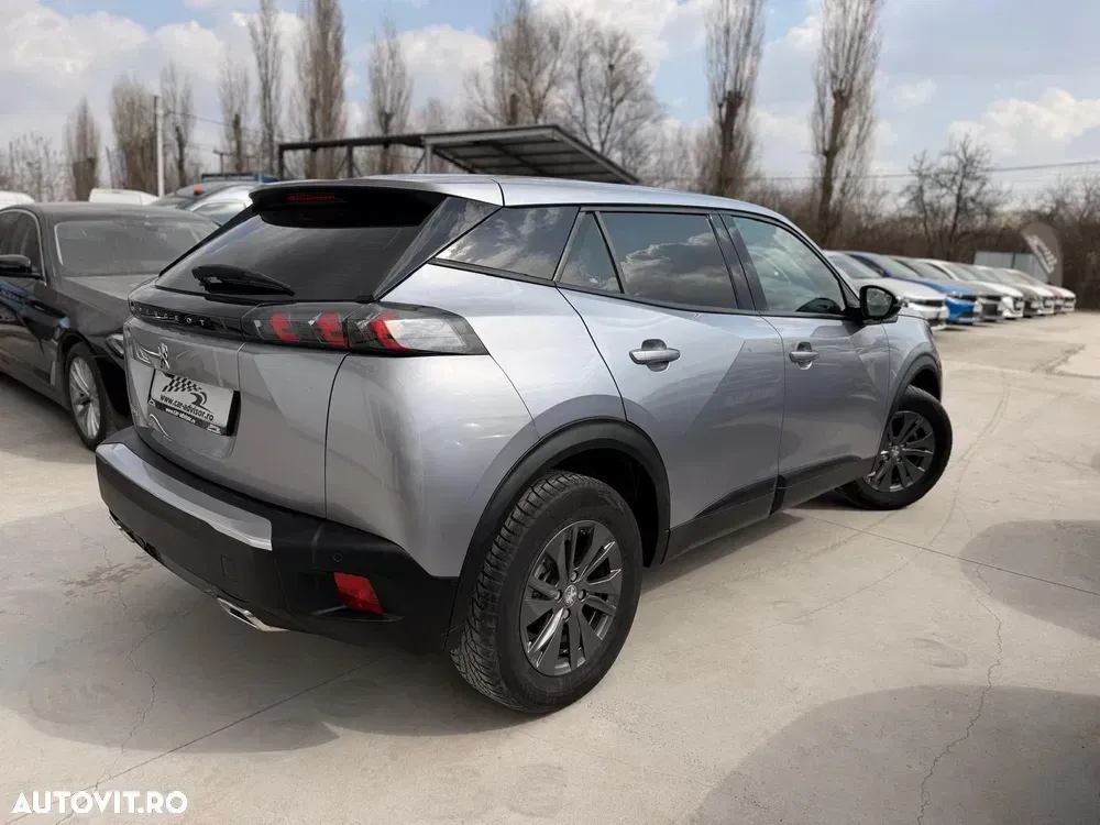Peugeot 2008 II 1.2 L PureTech STT EAT8 Allure — imagine 5
