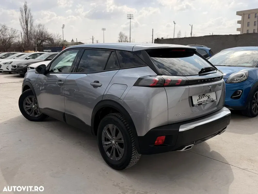 Peugeot 2008 II 1.2 L PureTech STT EAT8 Allure — imagine 6