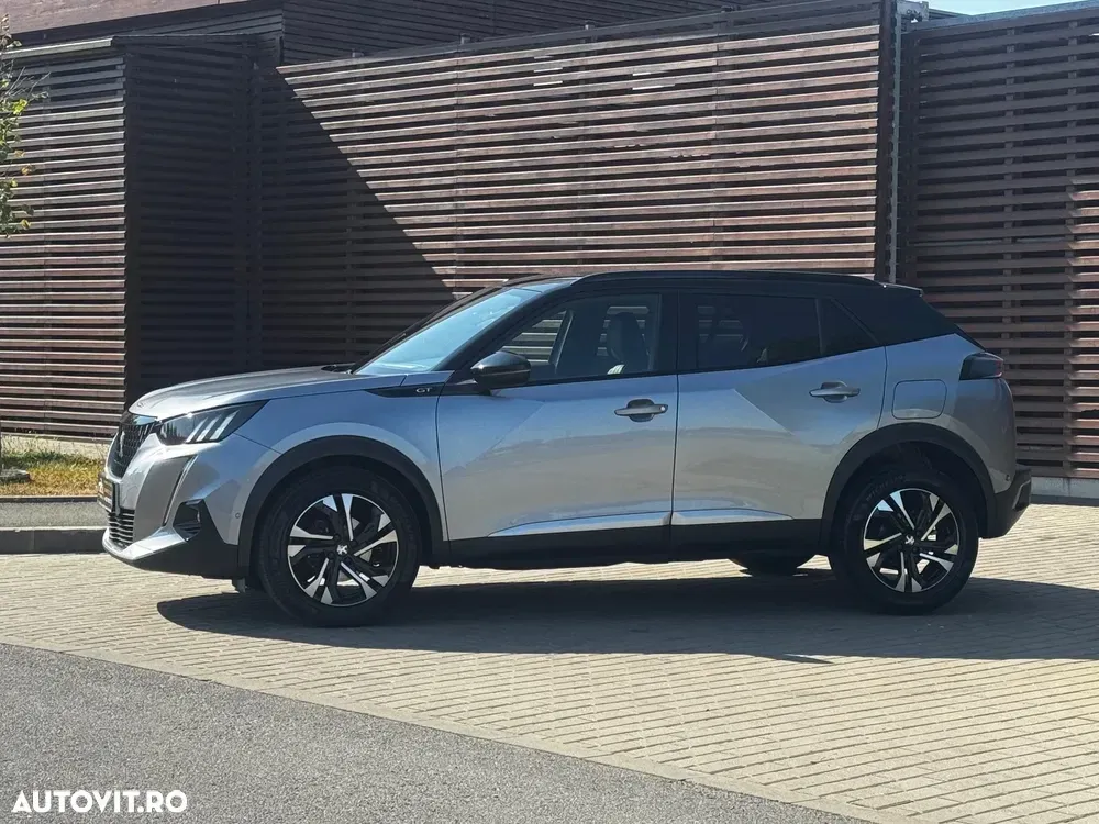 Peugeot 2008 II 1.2 PureTech EAT8 STT GT — imagine 4