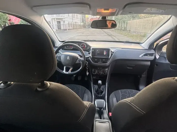 Peugeot 2008 I 1.2 L PureTech Active