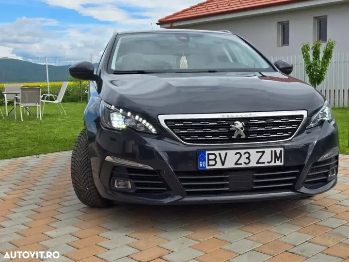 Peugeot 308 II BlueHDi 130 Stop & Start Allure Business-Paket