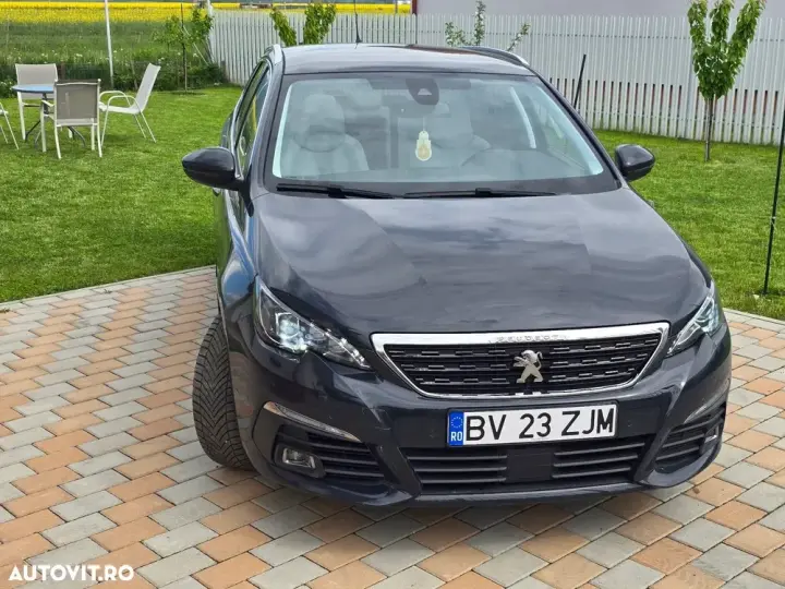 Peugeot 308 II BlueHDi 130 Stop & Start Allure Business-Paket