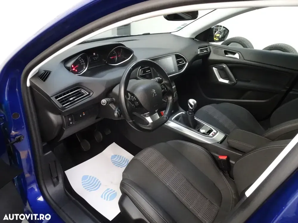 Peugeot 308 II 1.2 L PureTech Turbo S&S Allure — imagine 5