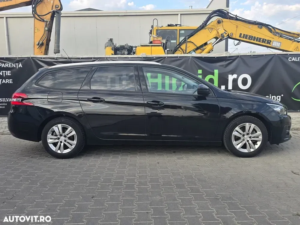 Peugeot 308 II 1.2L PureTech S&S BVM6 Allure — imagine 4