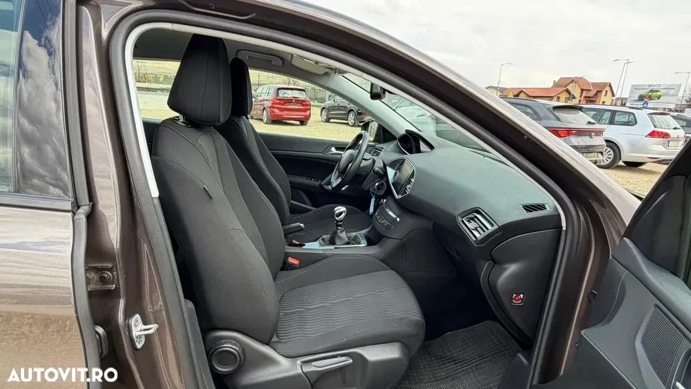Peugeot 308 II e-HDi 115 Stop & Start Niveau 2 Business-Line — imagine 3