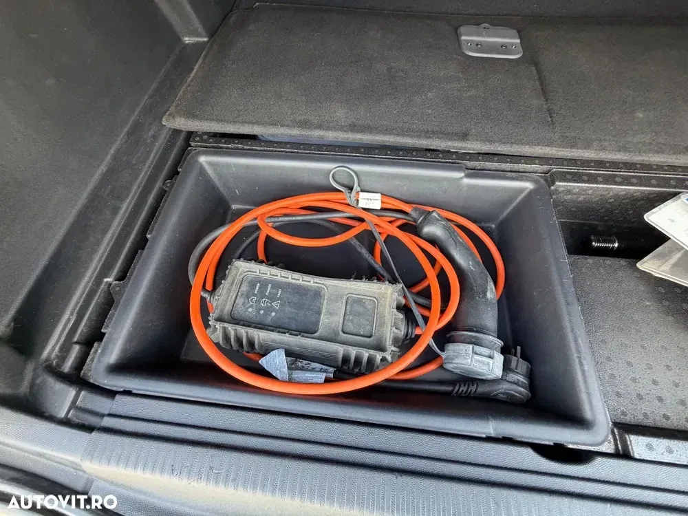 Peugeot 3008 II PHEV EAT8 4X4 GT Pack — imagine 5