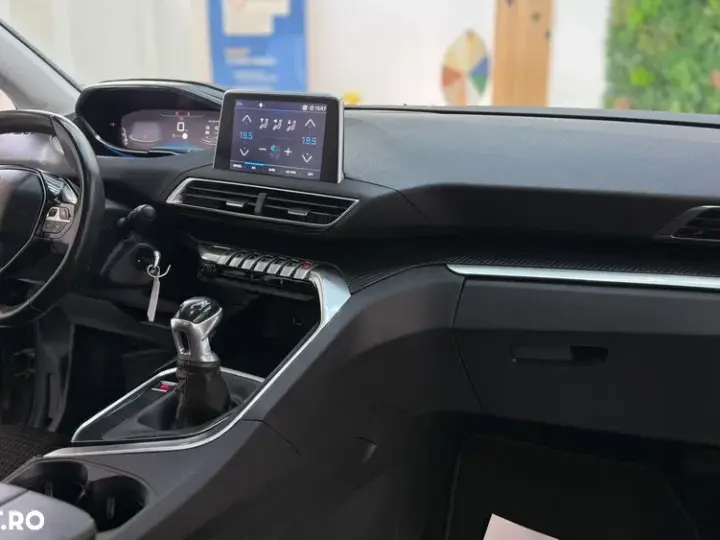Peugeot 5008 II