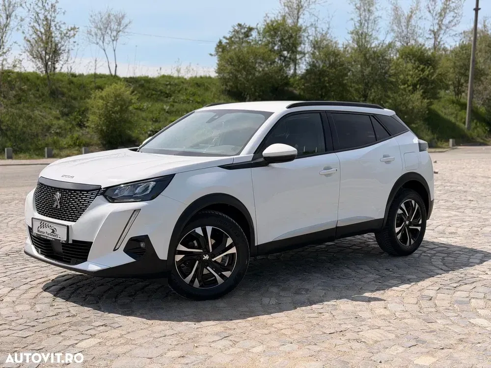 Peugeot 2008 II 1.2 L PureTech STT Allure — imagine 3