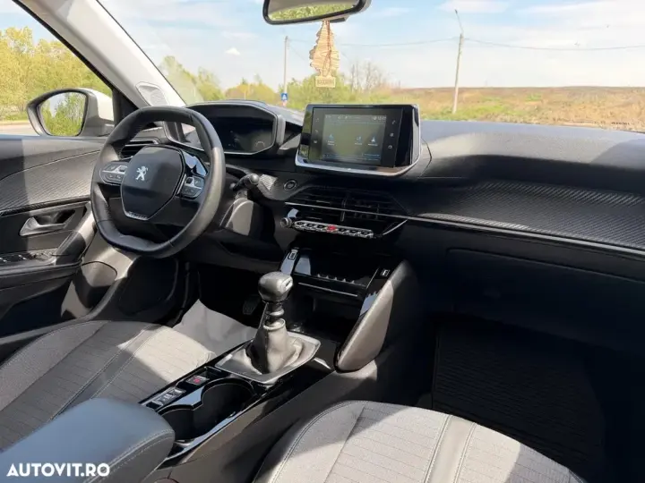 Peugeot 2008 II 1.2 L PureTech STT Allure