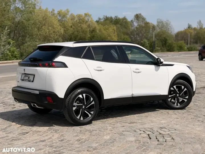 Peugeot 2008 II 1.2 L PureTech STT Allure