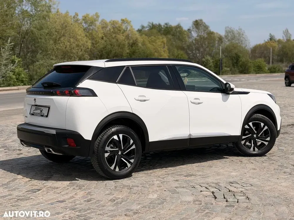 Peugeot 2008 II 1.2 L PureTech STT Allure — imagine 6