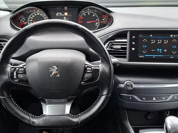 Peugeot 308 II BlueHDi 130 Stop & Start Active Business-Paket