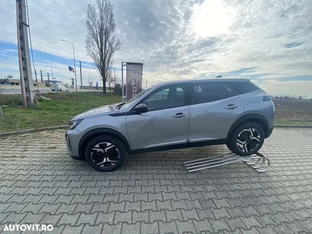 Peugeot 2008 1.2L e-DCS6 MHEV Allure — imagine 2