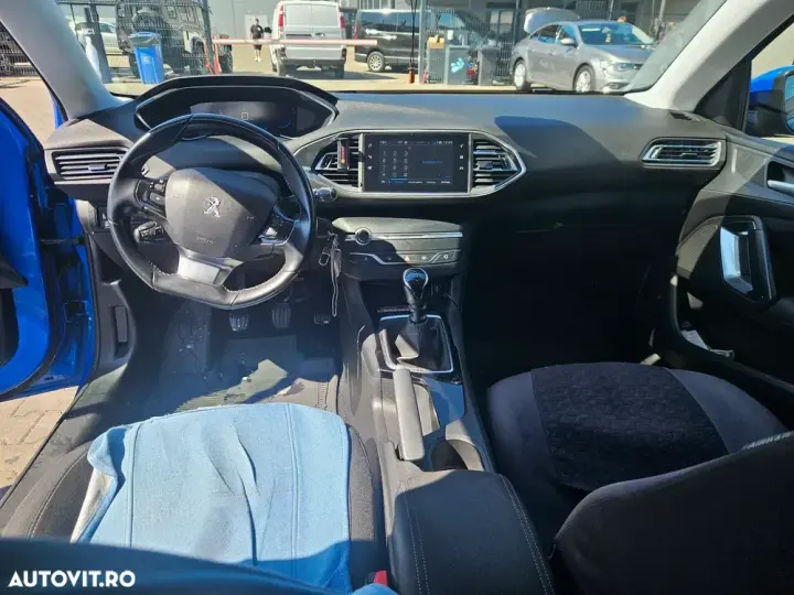 Peugeot 308 1.2 L PureTech Turbo S&S Allure Pack