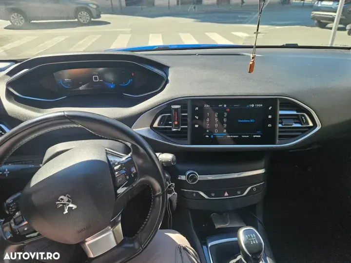 Peugeot 308 1.2 L PureTech Turbo S&S Allure Pack