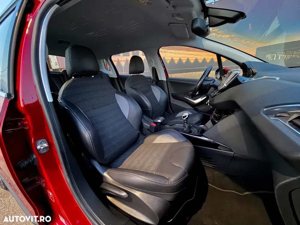 Peugeot 2008 I PureTech 130 Stop&Start Allure — imagine 6
