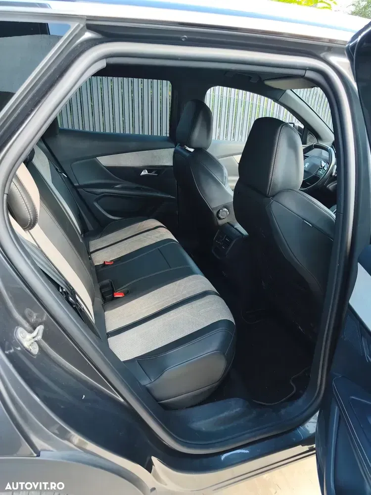 Peugeot 3008 II PHEV 300 EAT8 4X4 GT — imagine 6