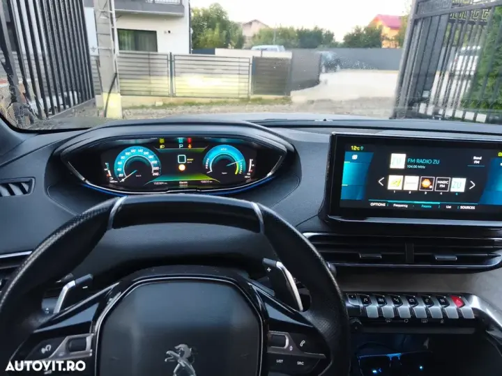 Peugeot 3008 II PHEV 300 EAT8 4X4 GT