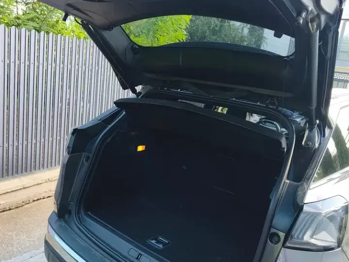 Peugeot 3008 II PHEV 300 EAT8 4X4 GT