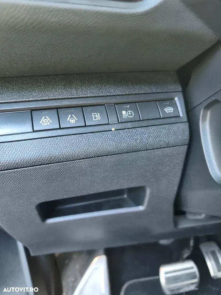Peugeot 3008 II PHEV 300 EAT8 4X4 GT — imagine 3