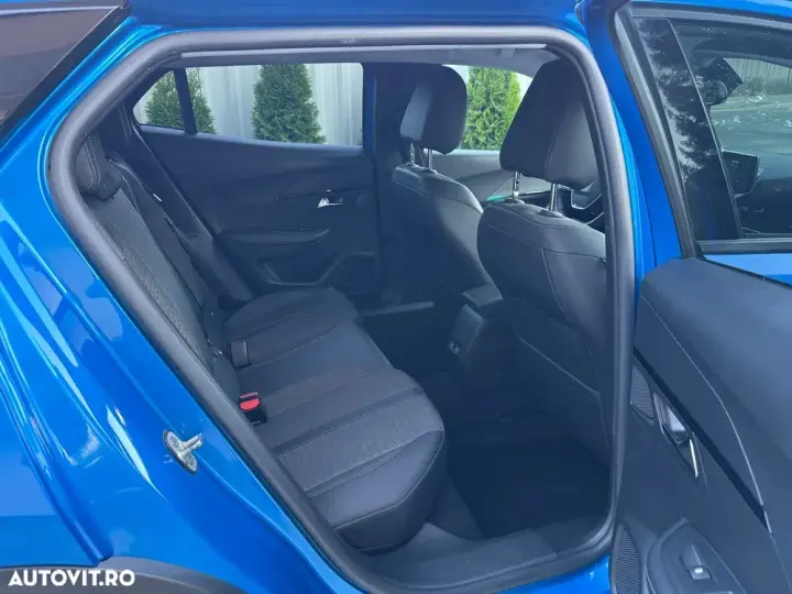 Peugeot 2008 II 1.5 BlueHDI EAT8 STT Allure Pack