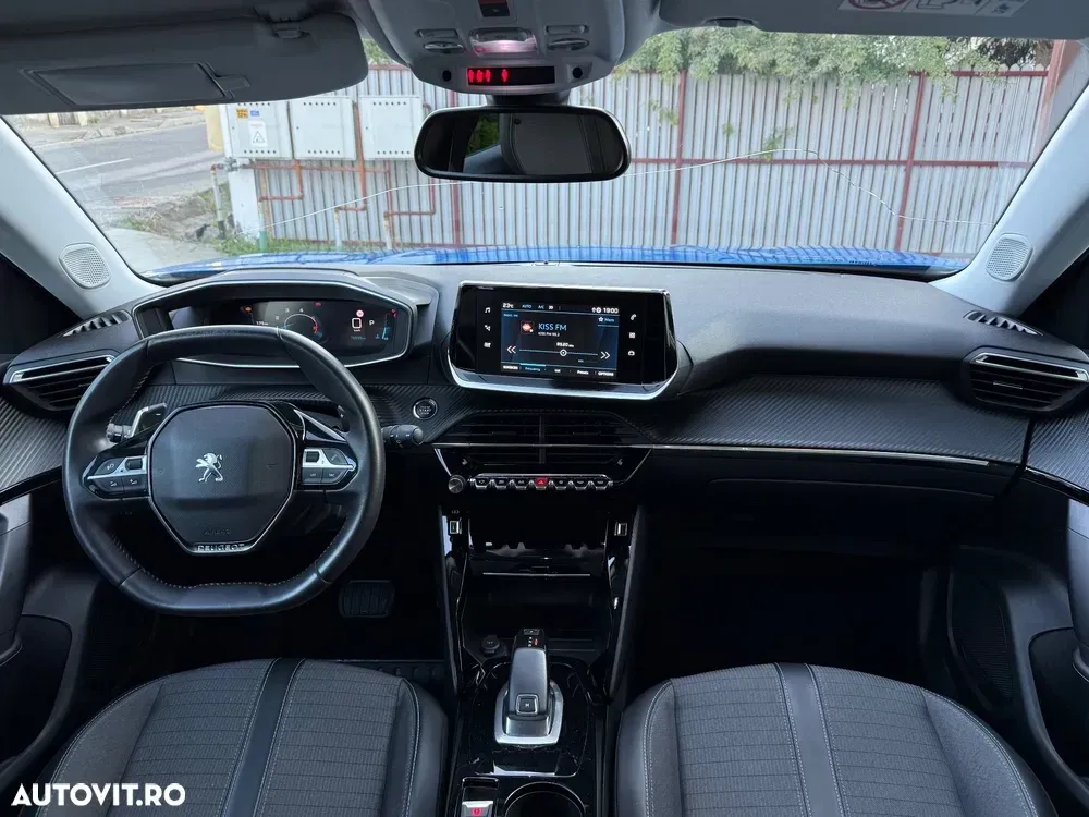 Peugeot 2008 II 1.5 BlueHDI EAT8 STT Allure Pack — imagine 4