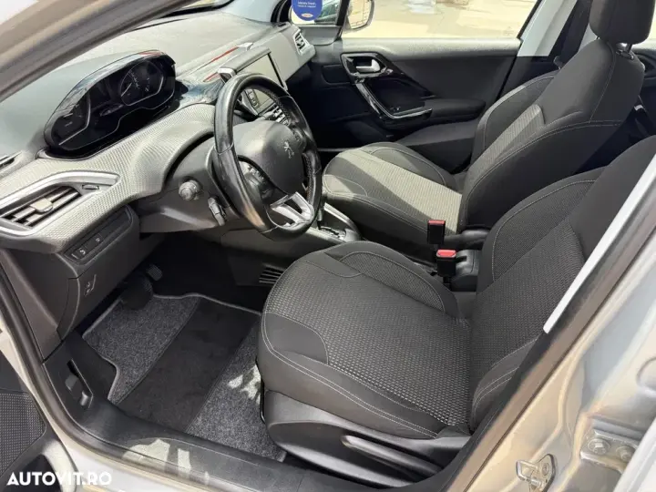 Peugeot 208 I 1.2 L PureTech Turbo S&S EAT6 Allure