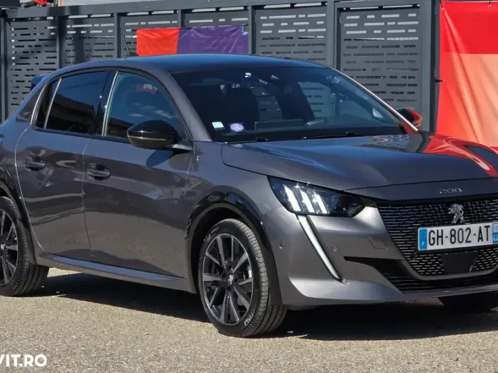 Peugeot 208 PureTech 130 EAT8 GT