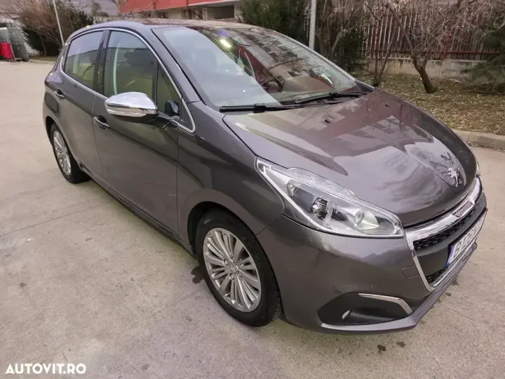 Peugeot 208 I 1.2 L PureTech Turbo Allure Aut.