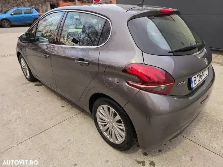 Peugeot 208 I 1.2 L PureTech Turbo Allure Aut.