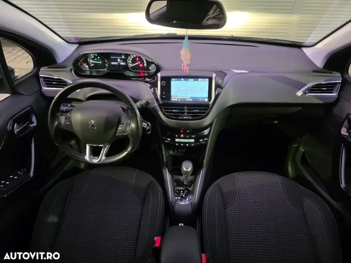 Peugeot 208 I 1.2 L PureTech Turbo Allure Aut.