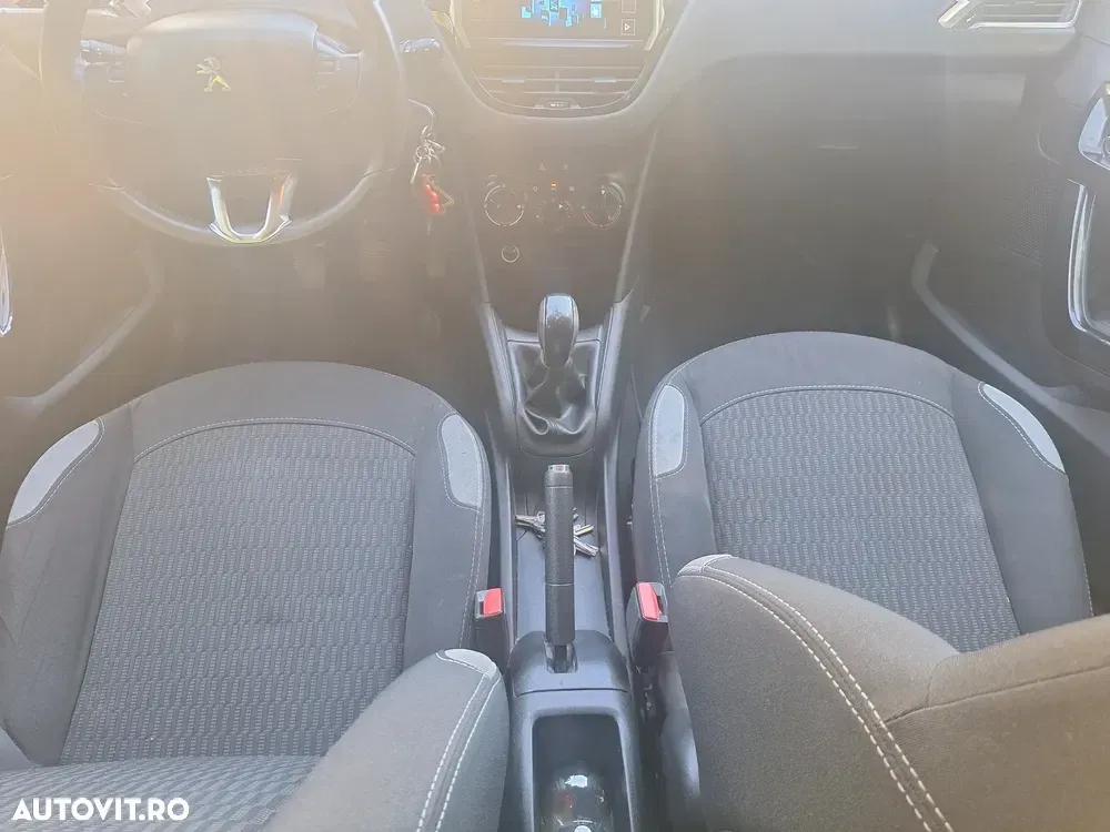 Peugeot 208 I 1.2 L PureTech Active — imagine 6