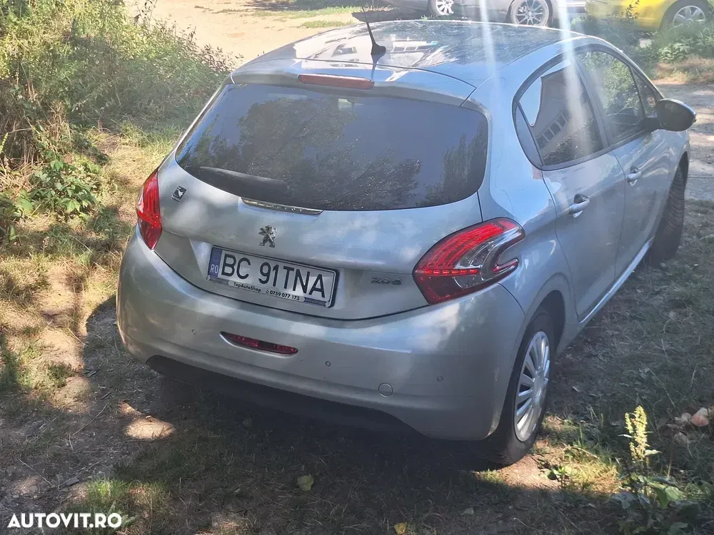 Peugeot 208 I 1.2 L PureTech Active — imagine 3