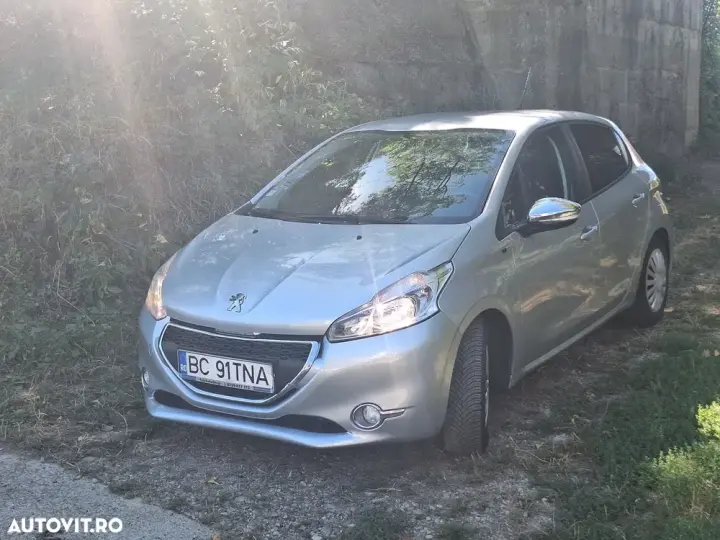Peugeot 208 I 1.2 L PureTech Active