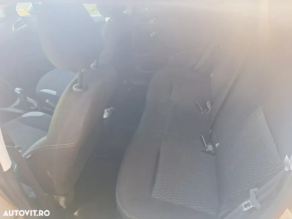 Peugeot 208 I 1.2 L PureTech Active — imagine 5